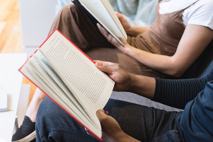 Mastering the Art of Reading a Graphic Novel: A Guide – Story Stage